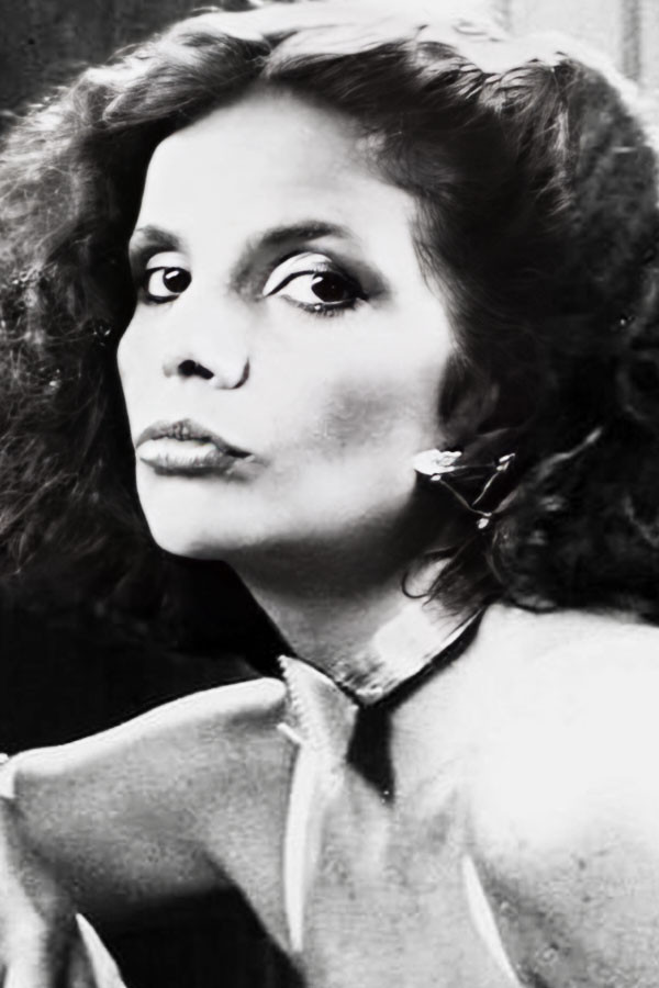 Elvira Romei backdrop