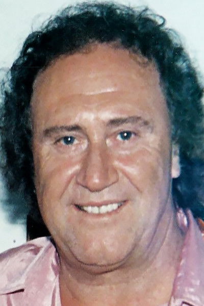 Giannis Bournelis backdrop