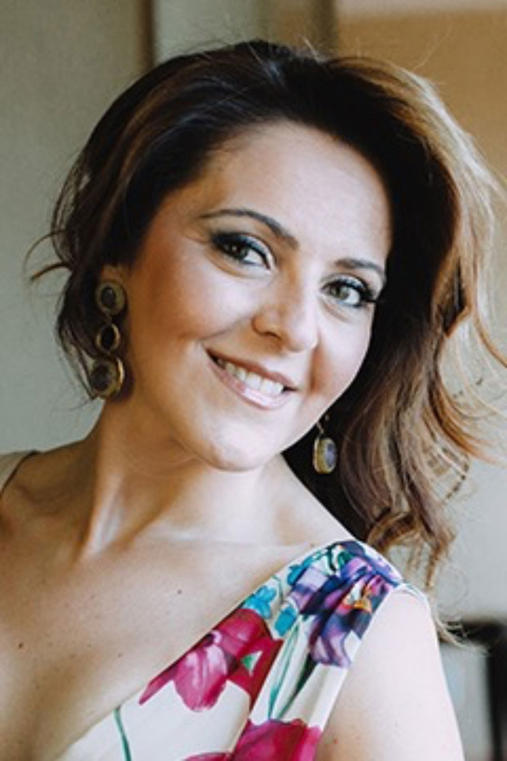 Maria Agresta backdrop