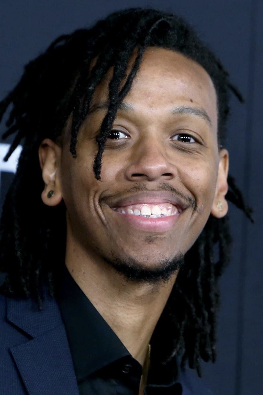 Xhuel Tejlor backdrop