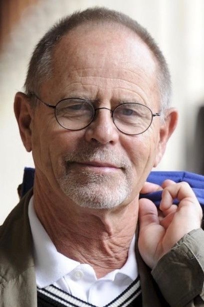 Hervé Claude backdrop