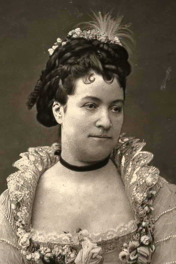 Louise Marquet backdrop