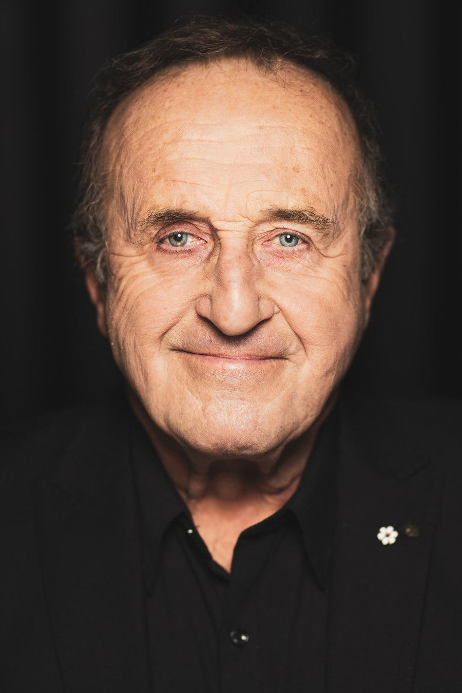 Bernard Derome backdrop