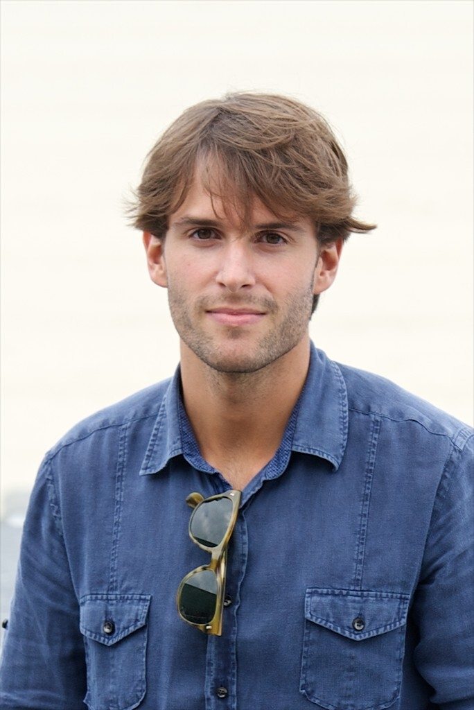 Iñigo Gastesi backdrop