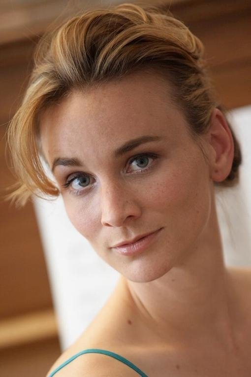 Doro Müggler backdrop