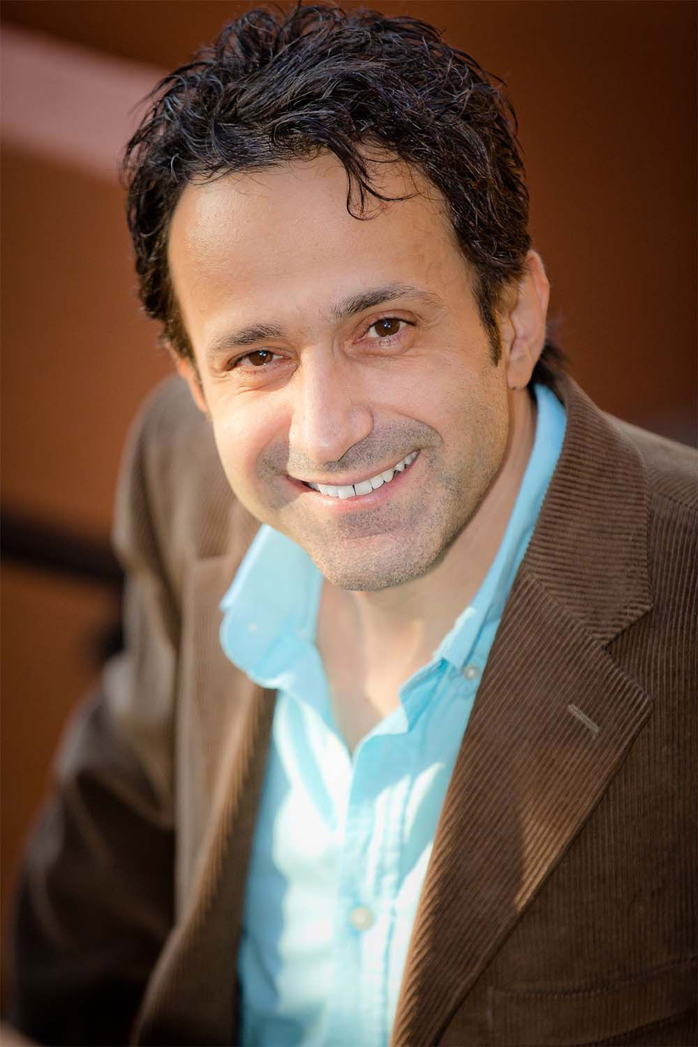 Kaveh Kavian backdrop