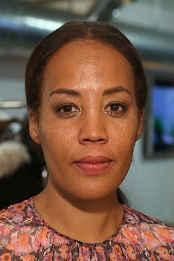 Margaret Betts - Margaret Betës backdrop