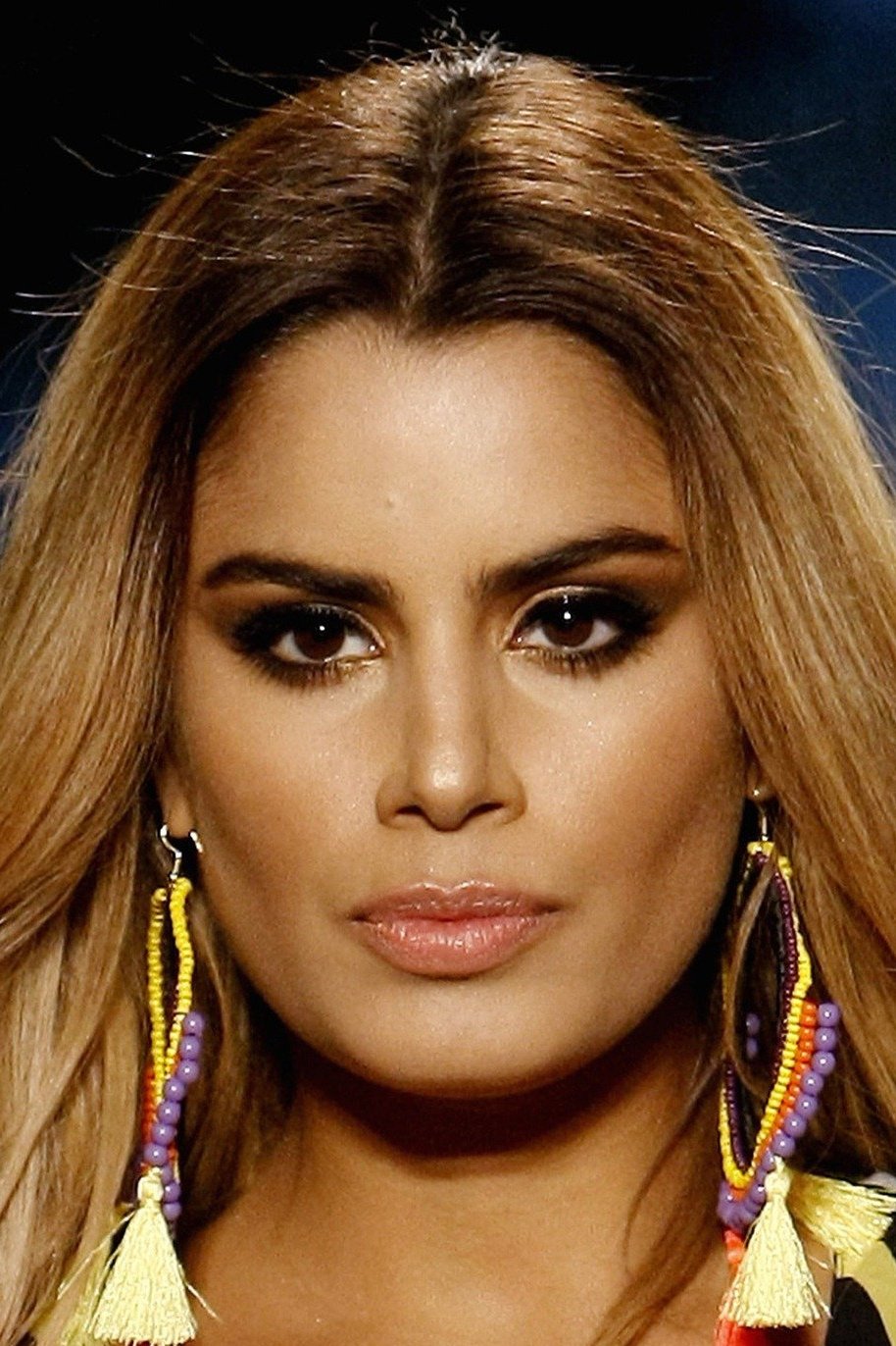 Ariadna Gutiérrez backdrop