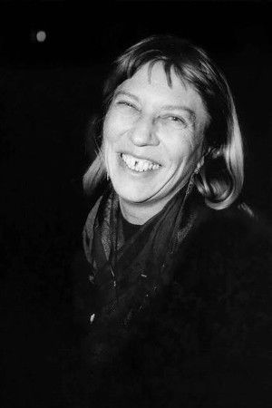 Frédérique Devaux backdrop