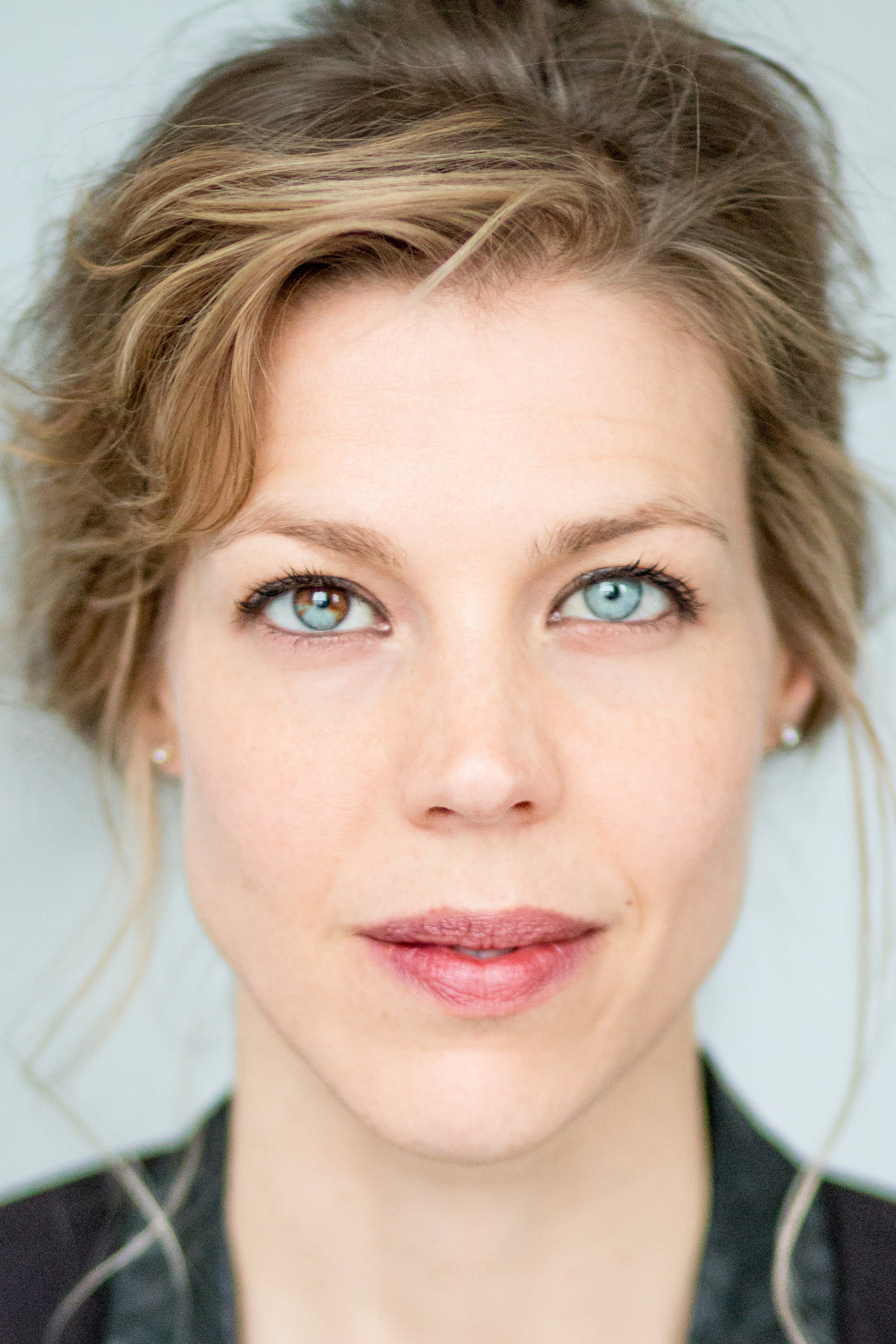 Élisabeth Locas backdrop