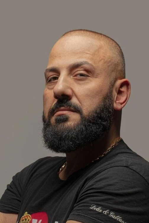 Roman Musheghyan backdrop