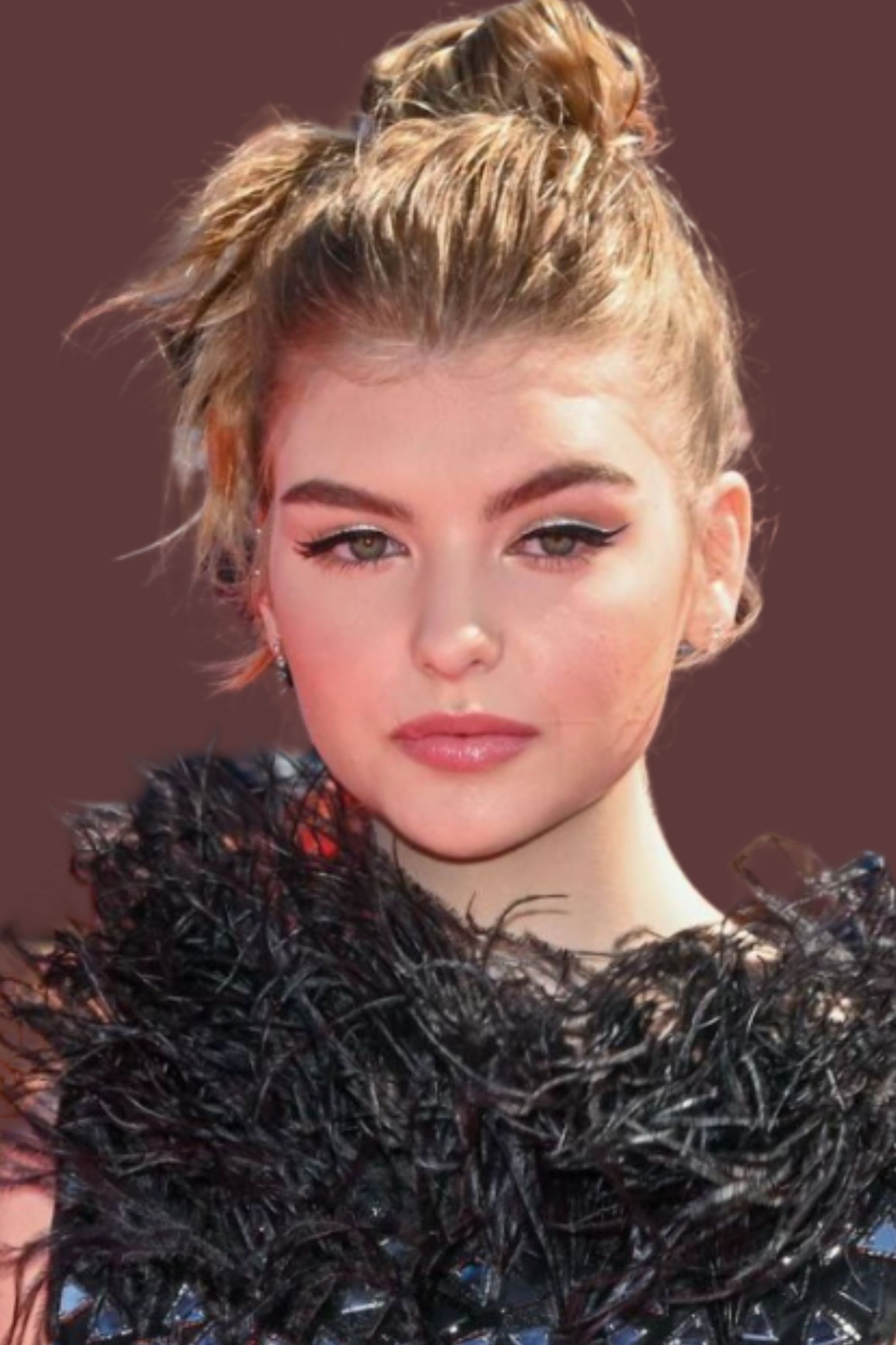 Lyliana Wray backdrop