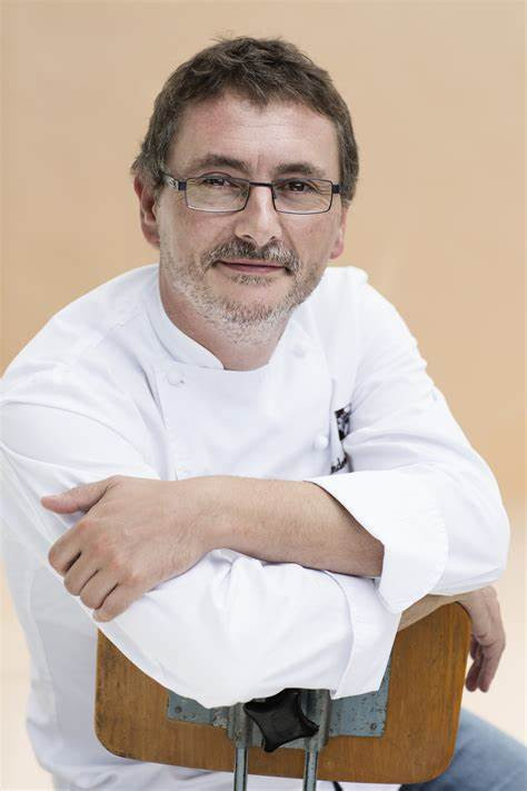 Andoni Luis Aduriz backdrop