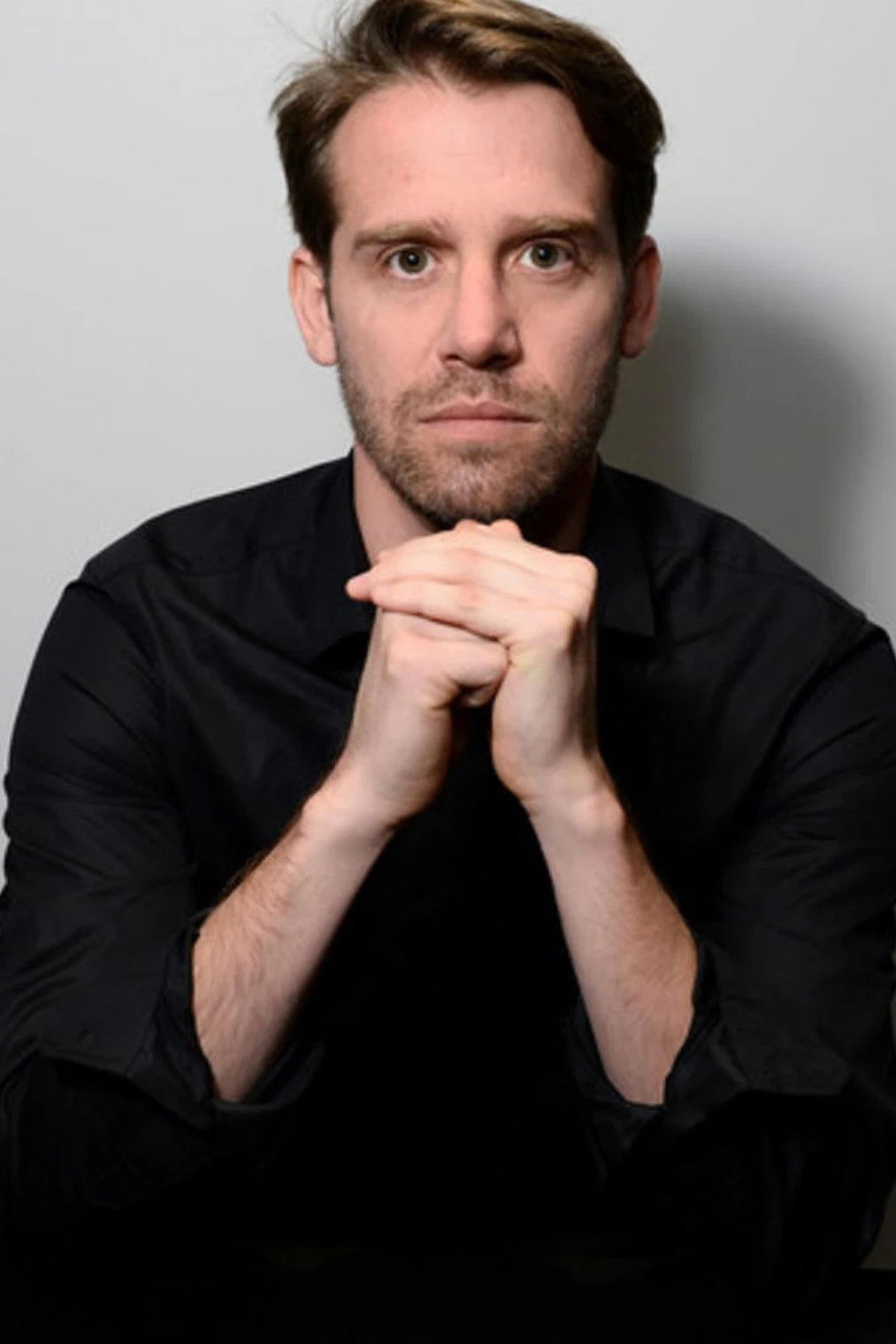 Jorge Riquelme Serrano backdrop