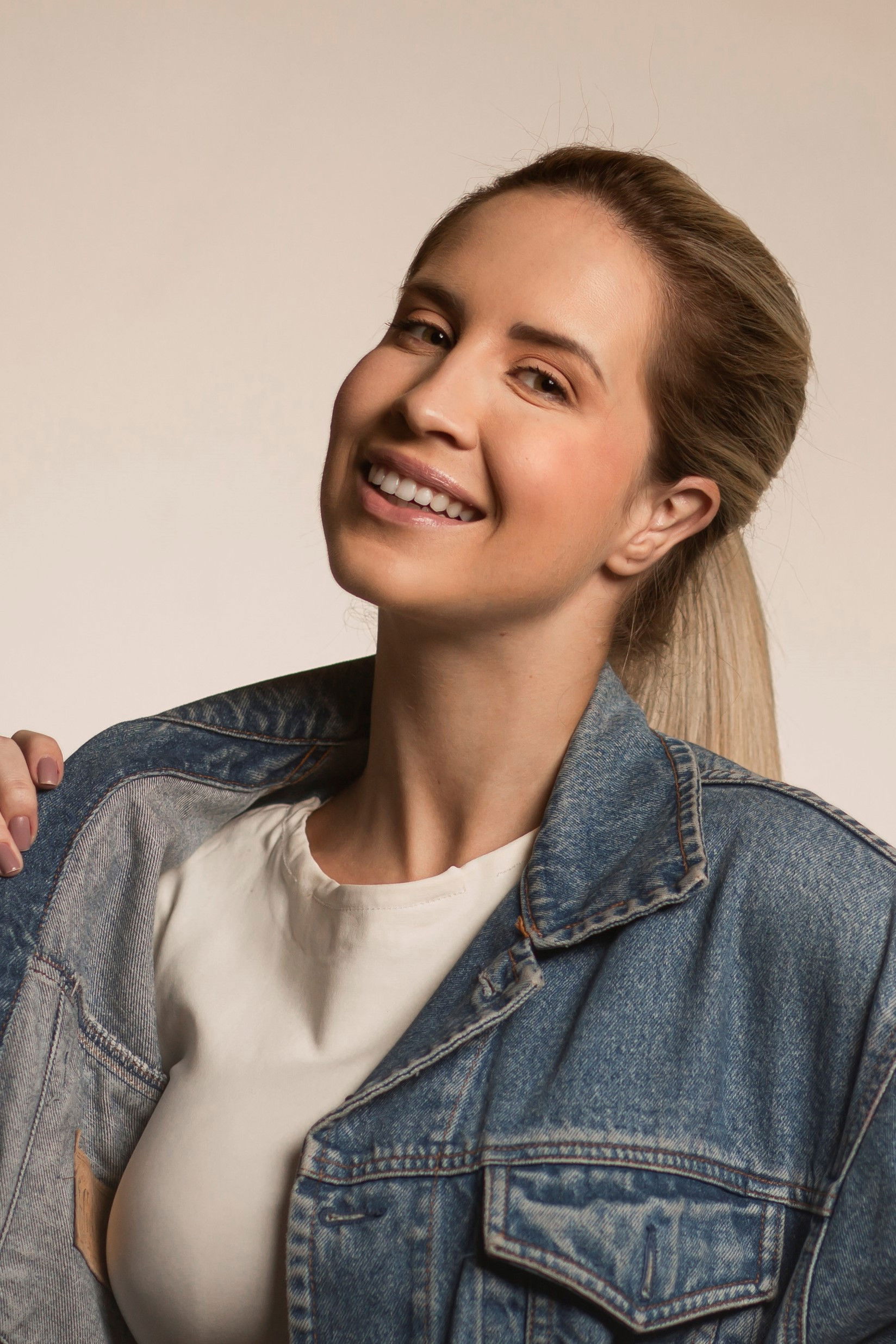 Raphaela Palumbo backdrop