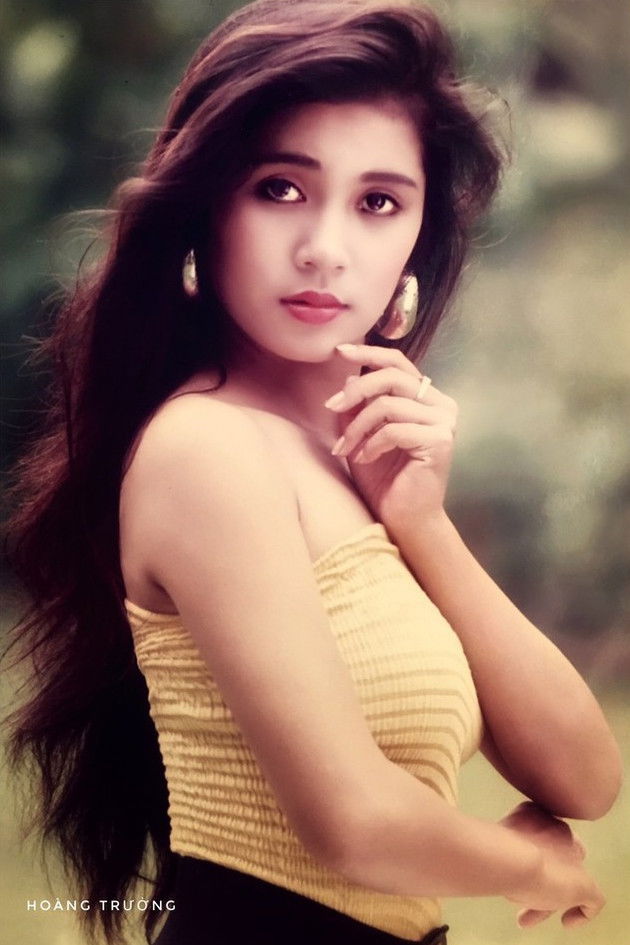 Việt Trinh backdrop