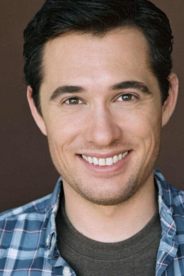 Avery Monsen backdrop