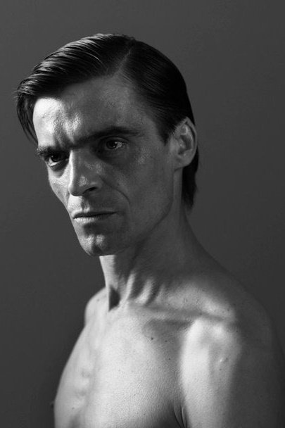 Roland Tzafetás backdrop