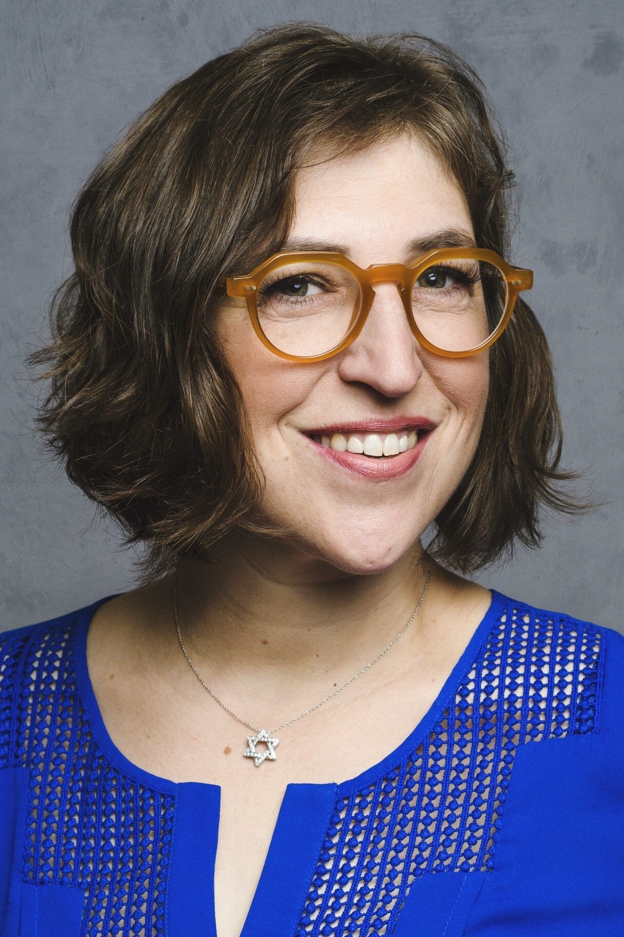 Mayim Bialik backdrop