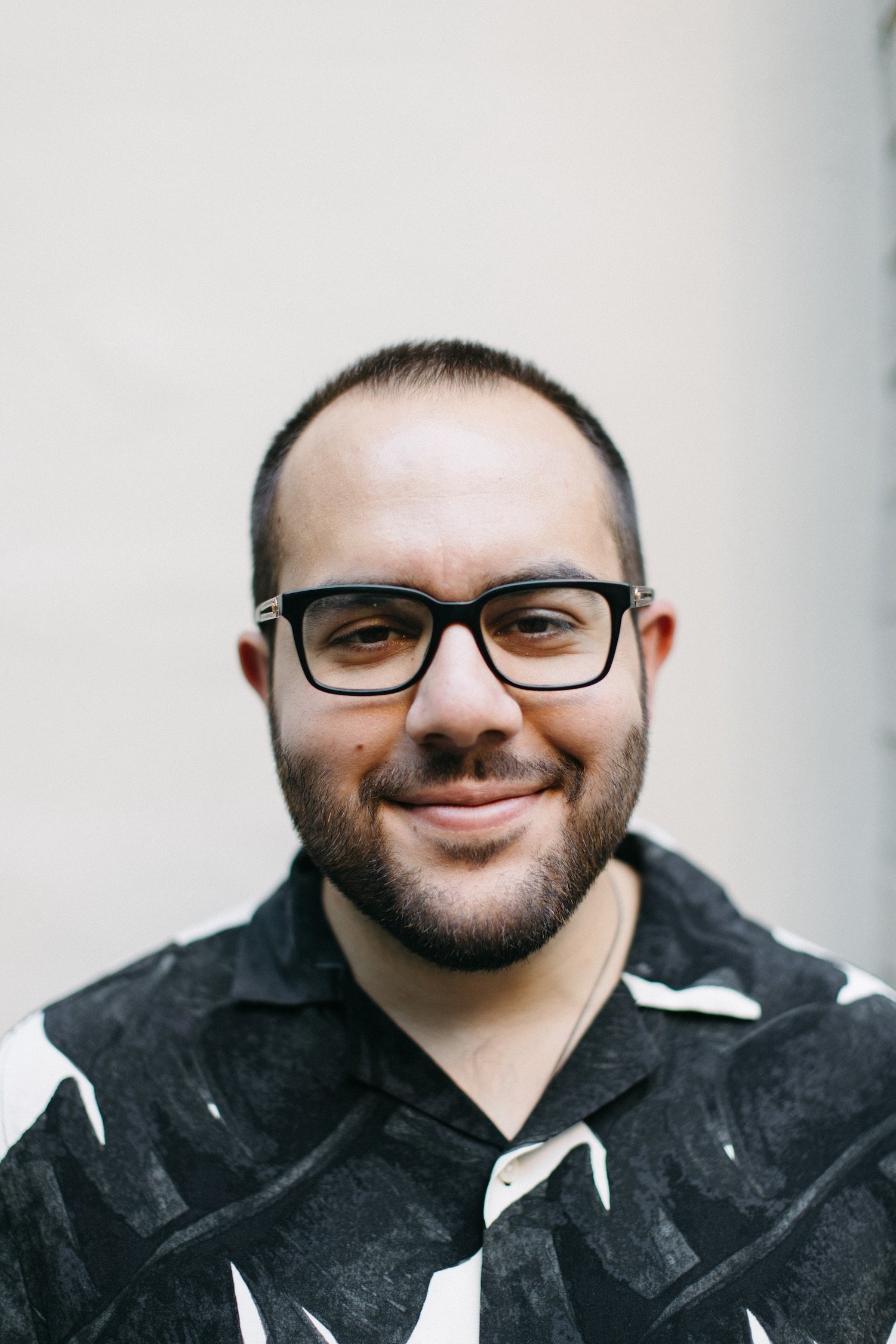 Daniel Moya backdrop