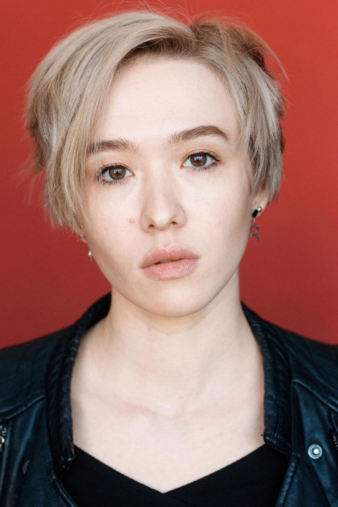 Yulia Usadova backdrop