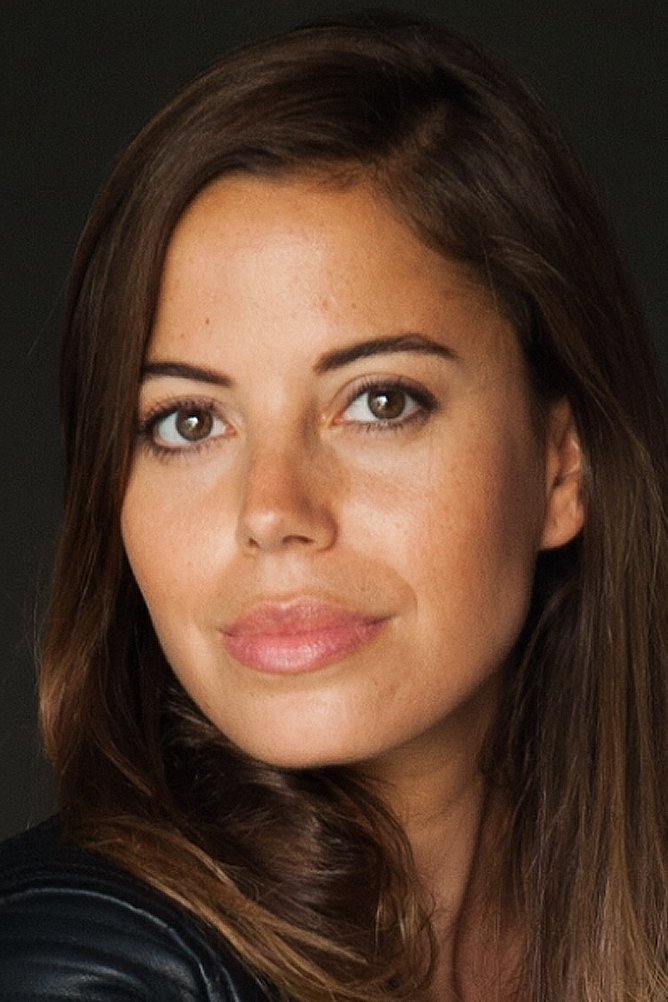 Tina Masafret backdrop