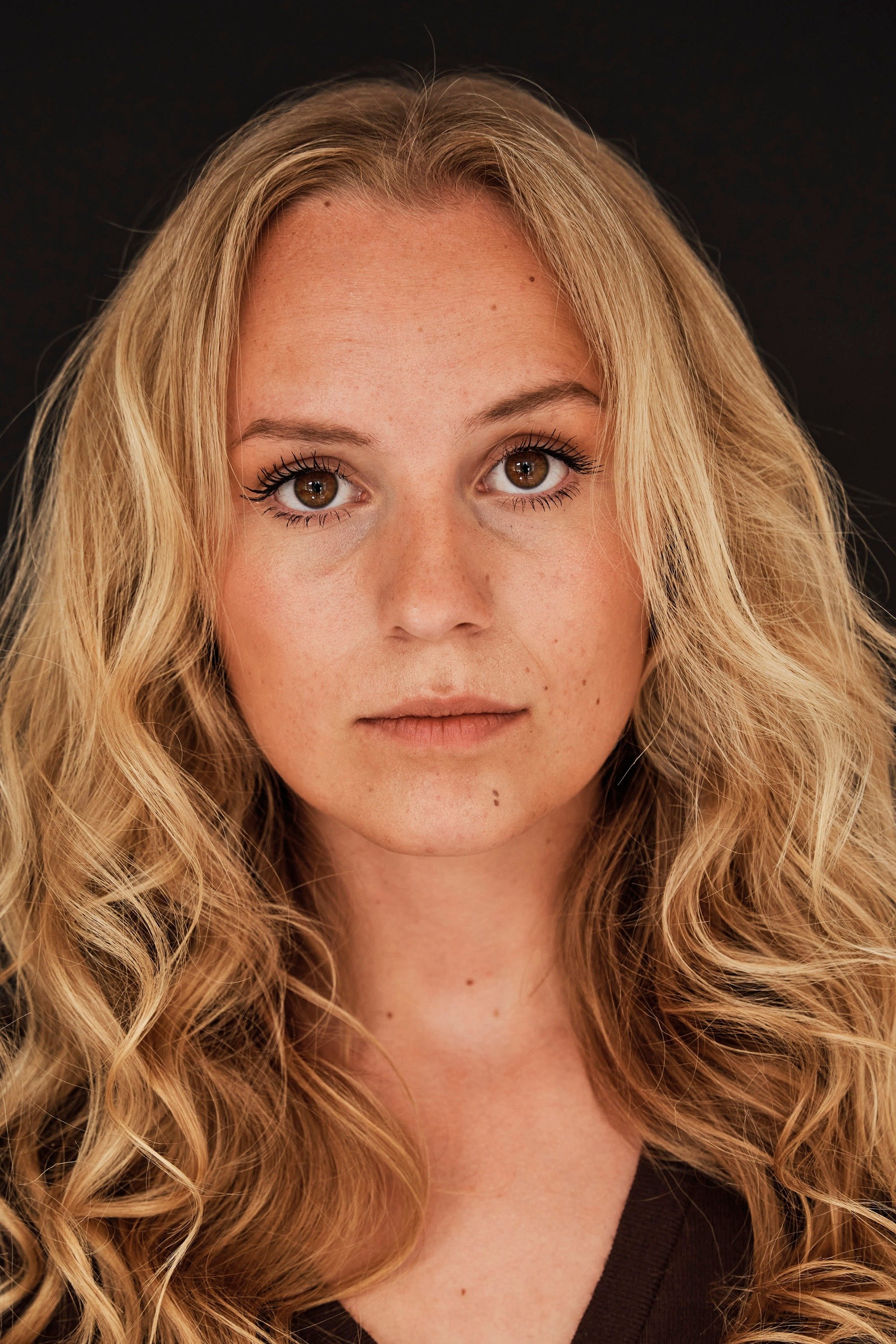 Flora Ofelia Hofmann Lindahl backdrop