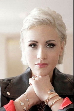 Carmen Giannattasio backdrop