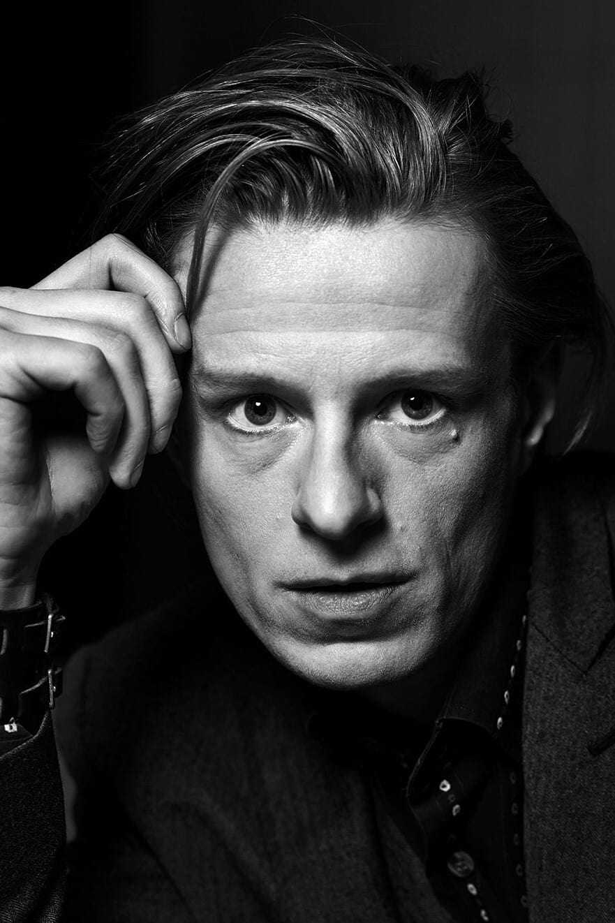 Aleksandër Scheer backdrop