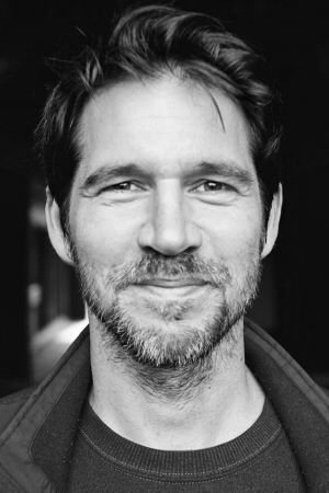 Philipp Stennert backdrop