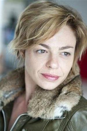 Léonore Chaix backdrop