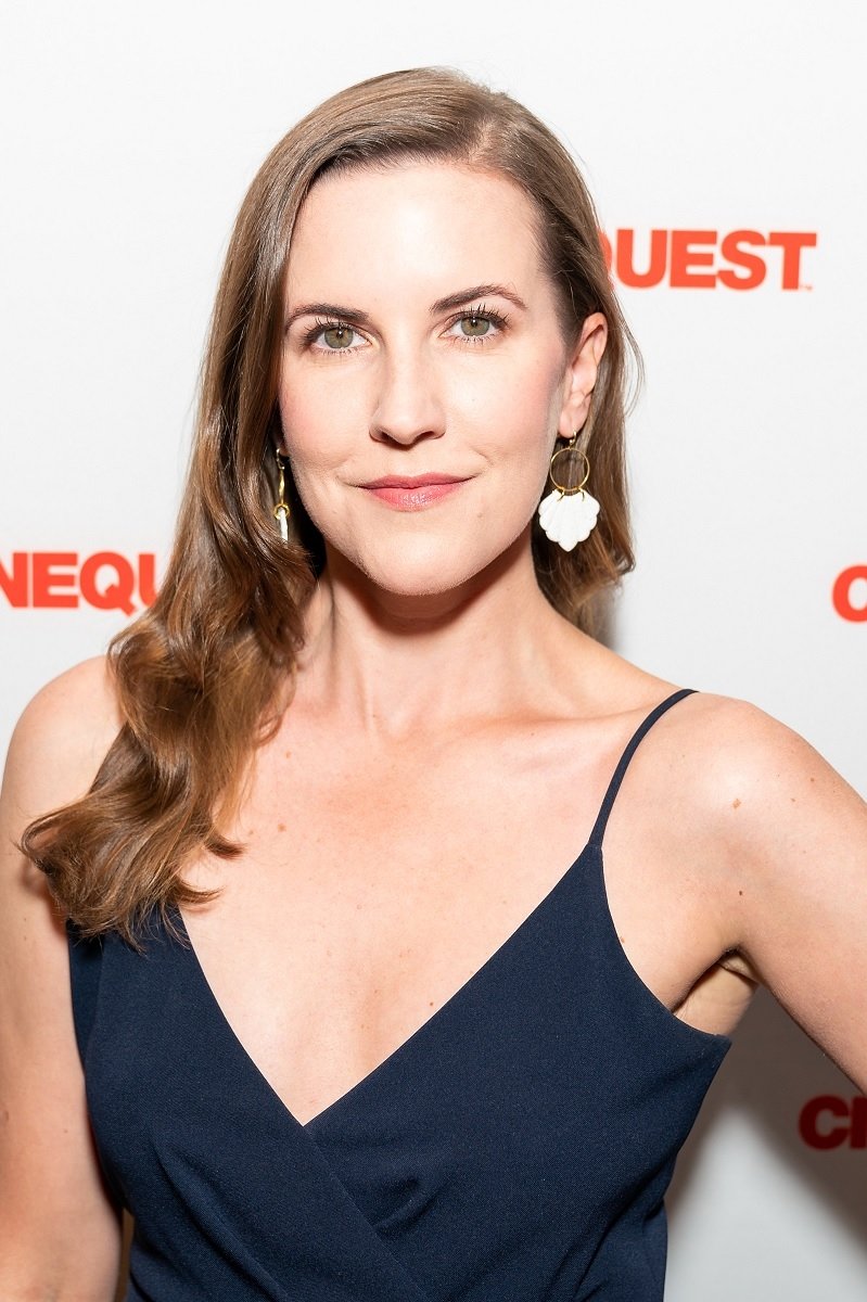 Lauren Sowa backdrop