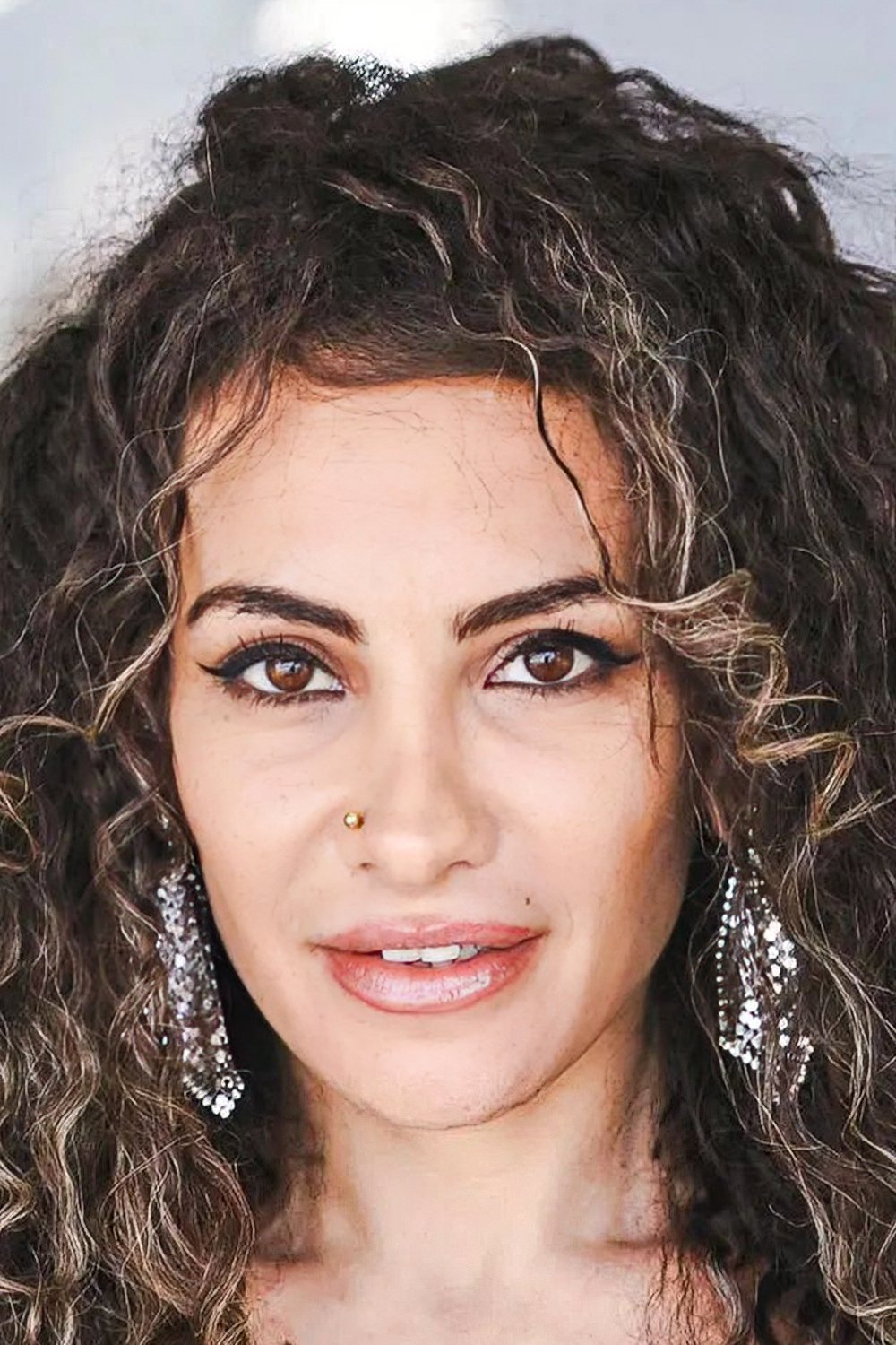 Hanan Hillo backdrop