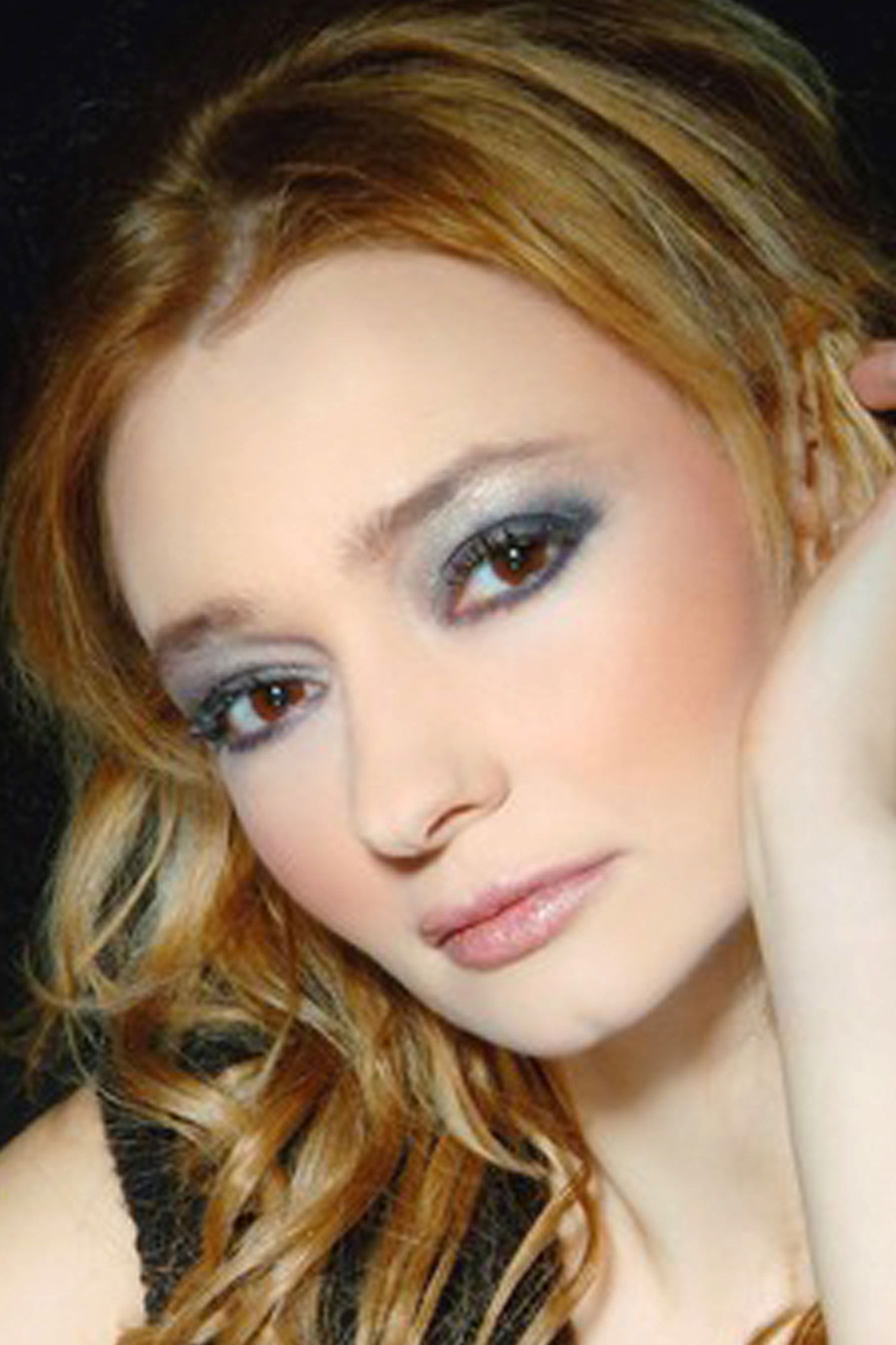 Stella Bonatsou backdrop