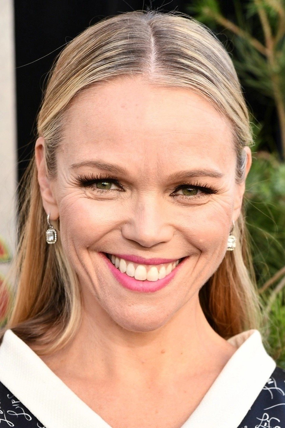 Lauren Bowles backdrop