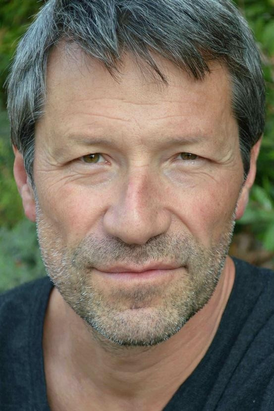 Denis Leroy backdrop