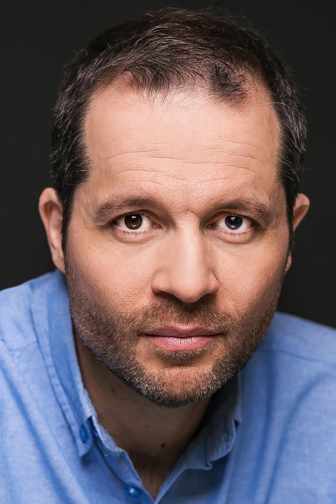 Mohsen El Gharbi backdrop