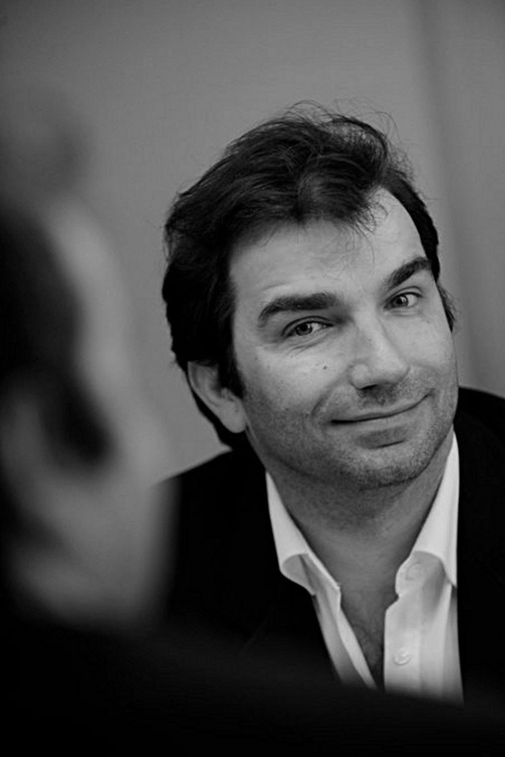 Florian Laconi backdrop