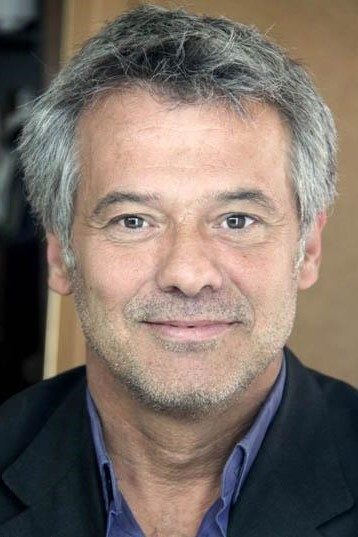 Javier Casamayor backdrop