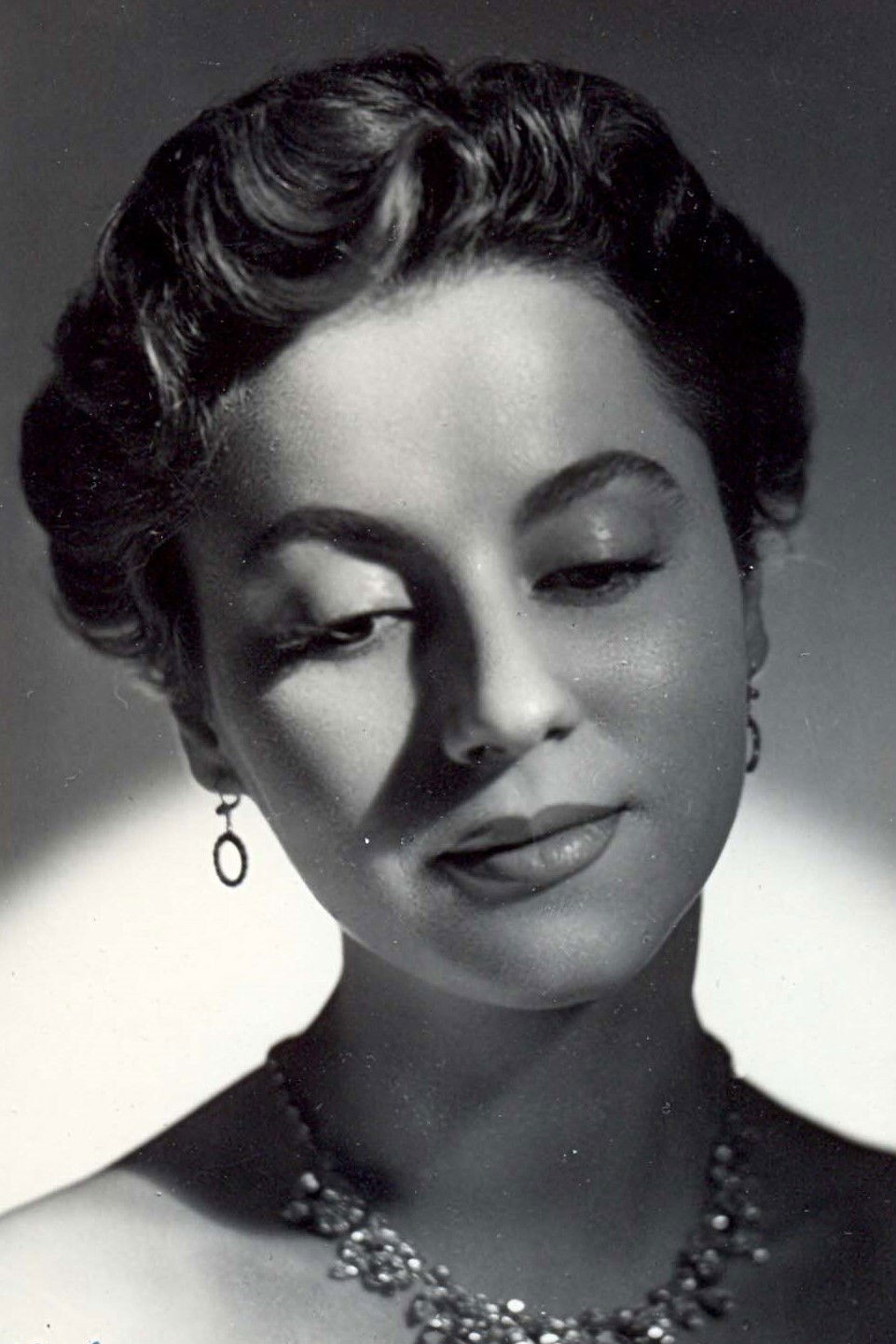 Asunción Sancho backdrop