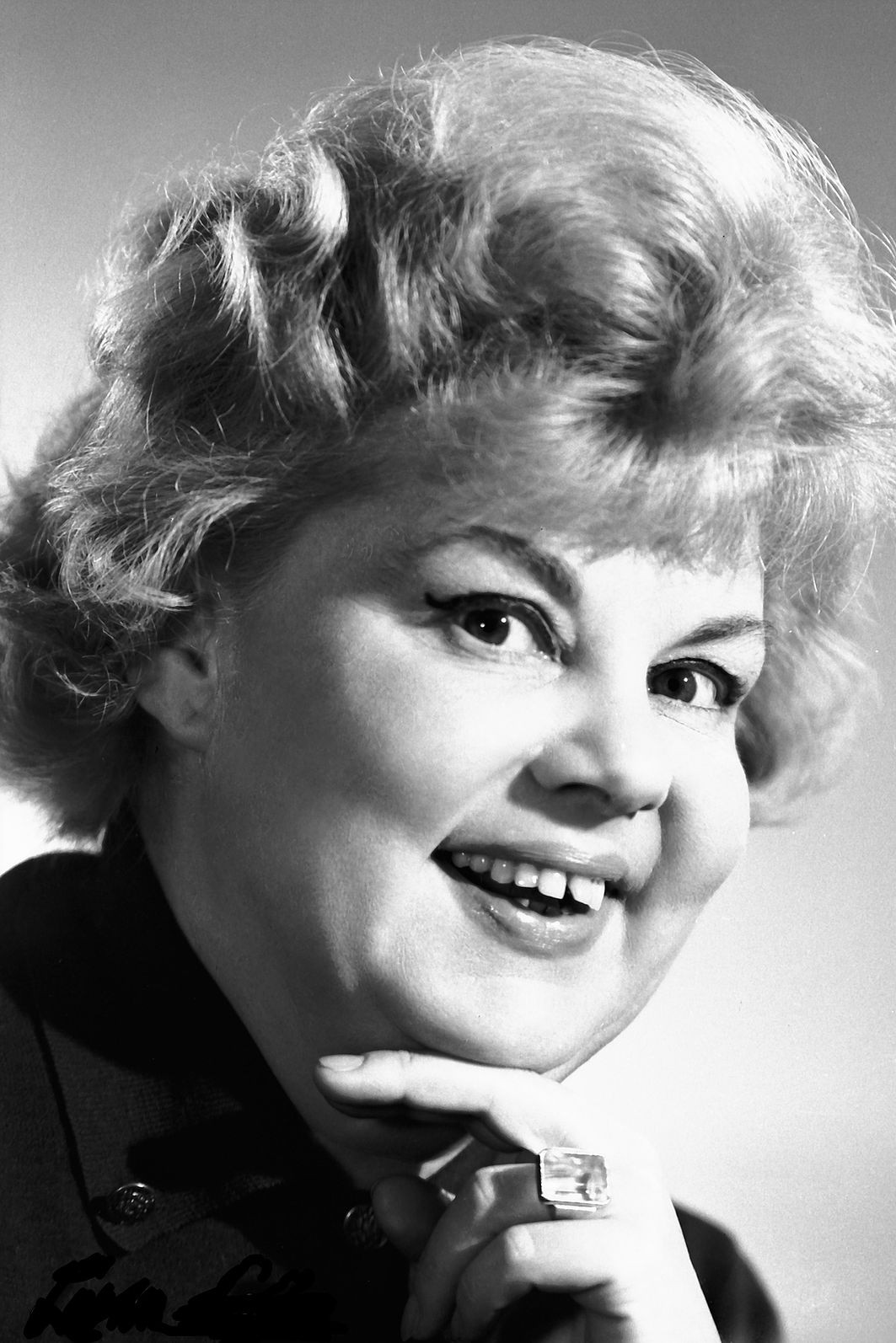 Lenke Lorán backdrop