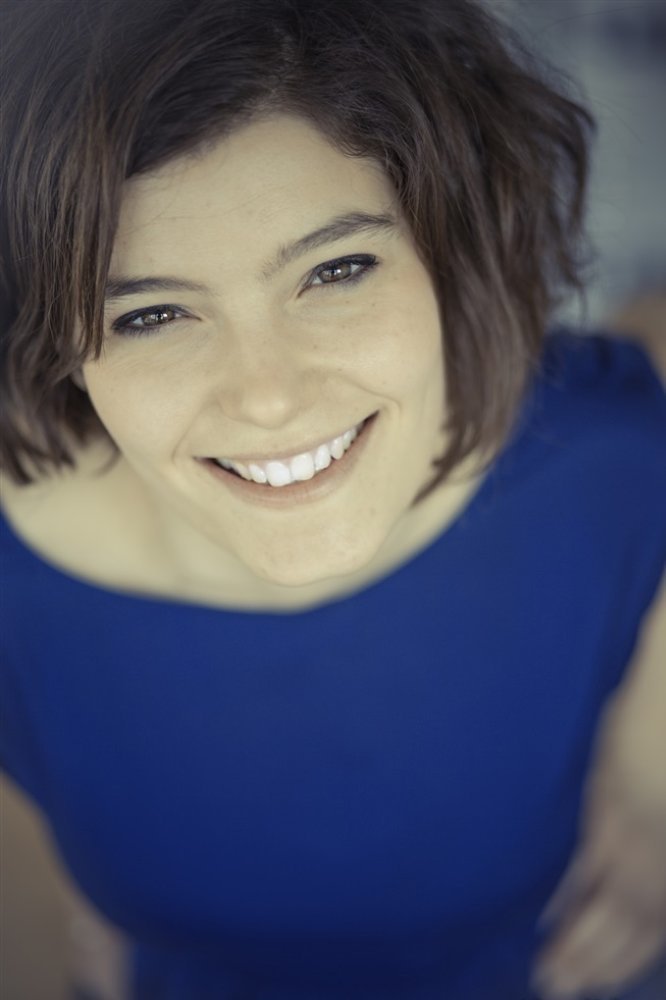 Fanny Dumont backdrop