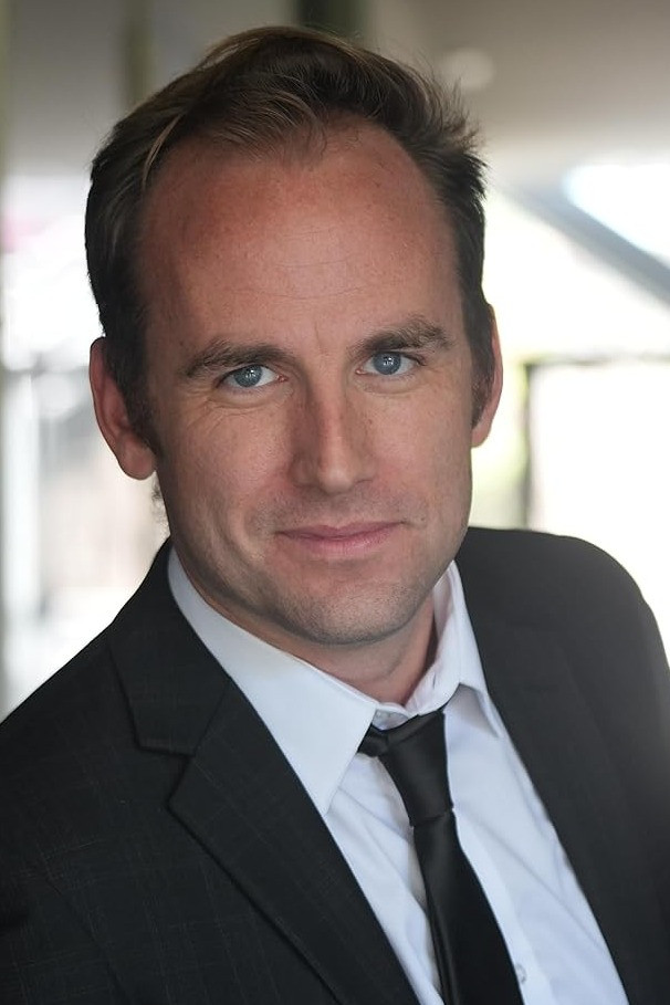 Mike Cheslik backdrop