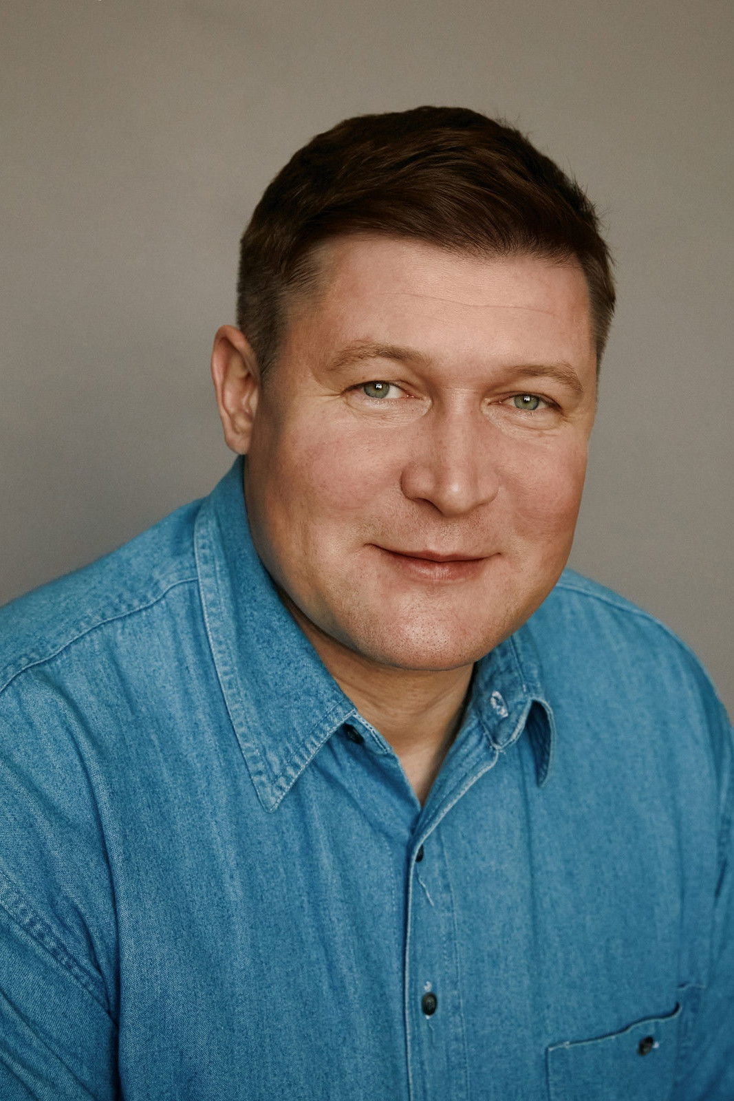 Ivan Mamonov backdrop