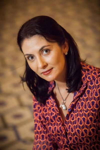 Graciela Pozzobon backdrop