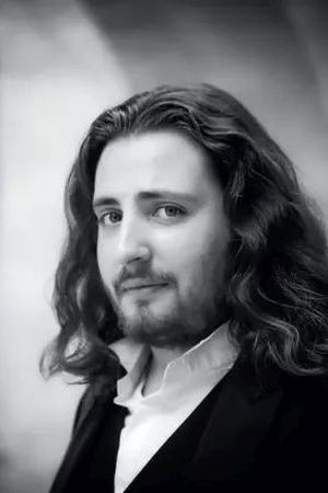 Florian Sempey backdrop