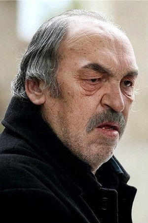 Mahmud Nazar-Alian backdrop