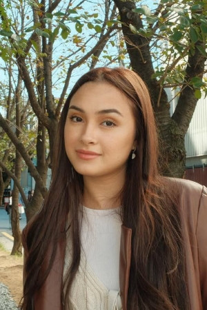 Caitlin Halderman backdrop