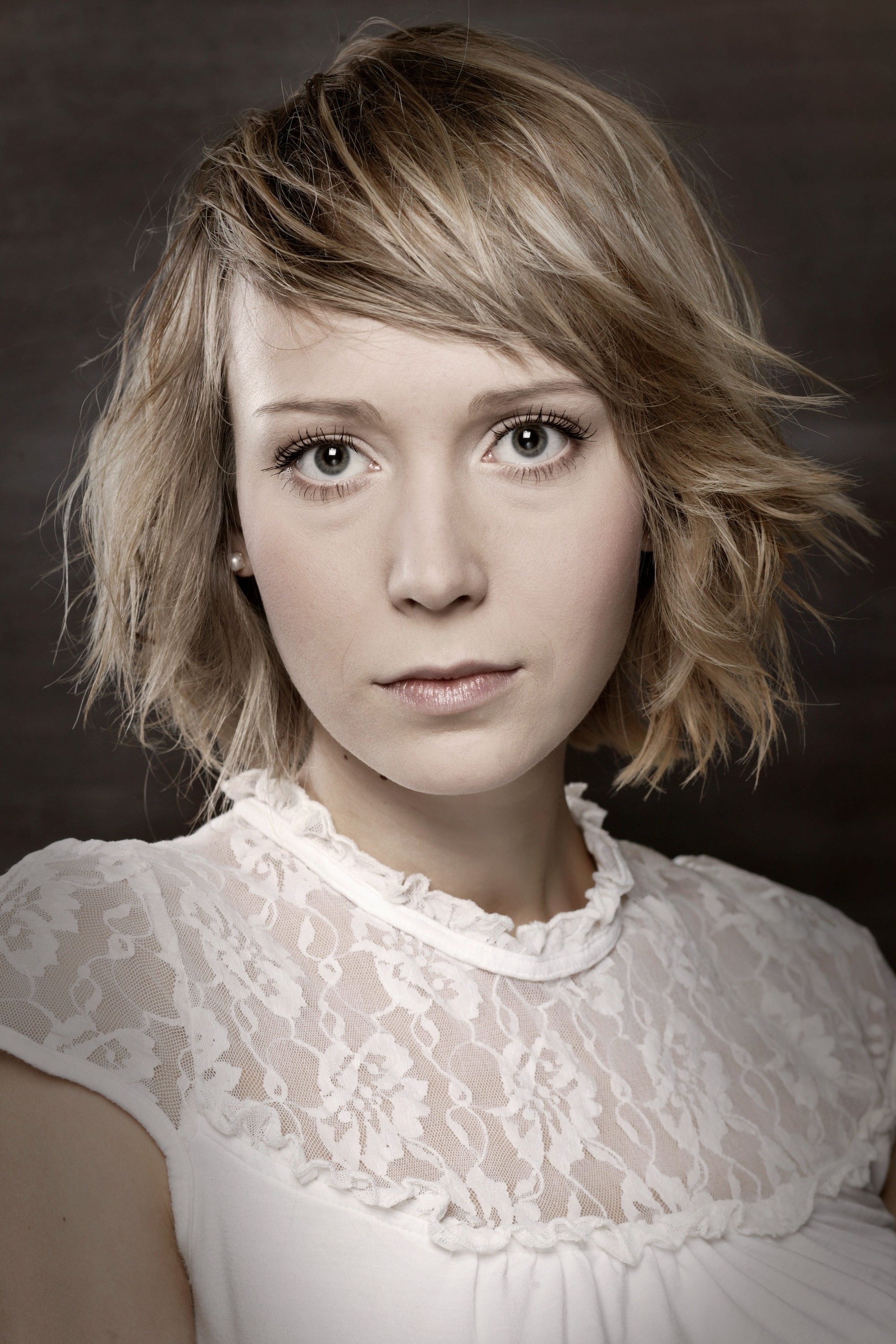 Mari-Liis Lill backdrop