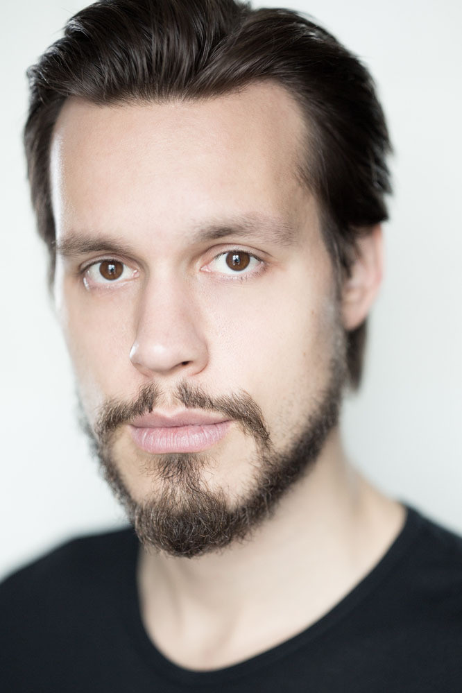 Maximilien Seweryn backdrop